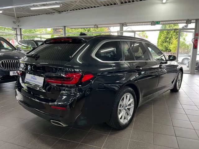 BMW 520 520d Business Line Touring xDrive