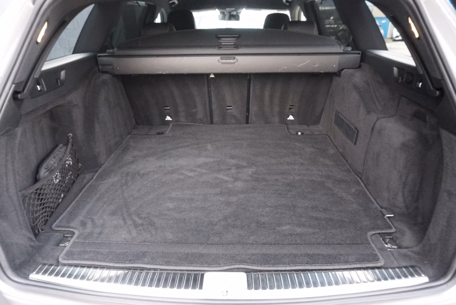 Mercedes-Benz E 220 AMG Line