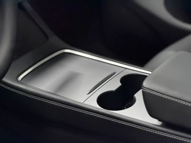 Tesla Model Y REAR WHEEL DRIVE - FULL WRAP - AUTOPILOT