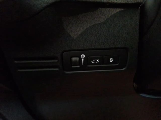 Volvo XC40 Core Recharge