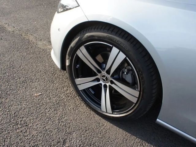 Mercedes-Benz C 180 AVANTGARDE