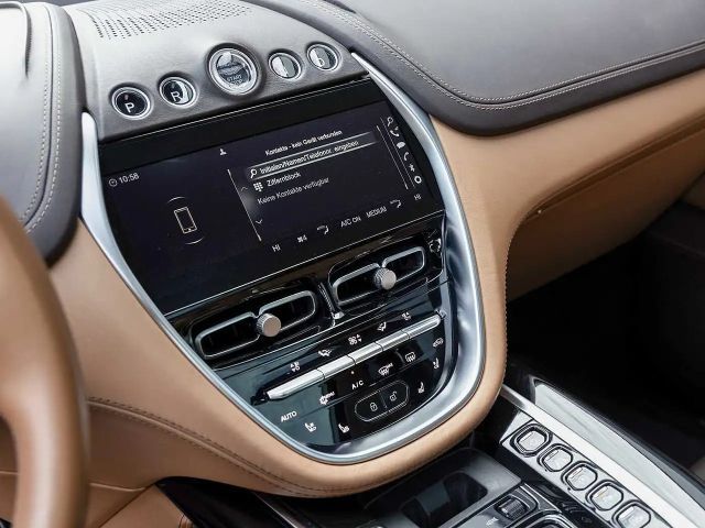 Aston Martin DBX -Minotaur Green-