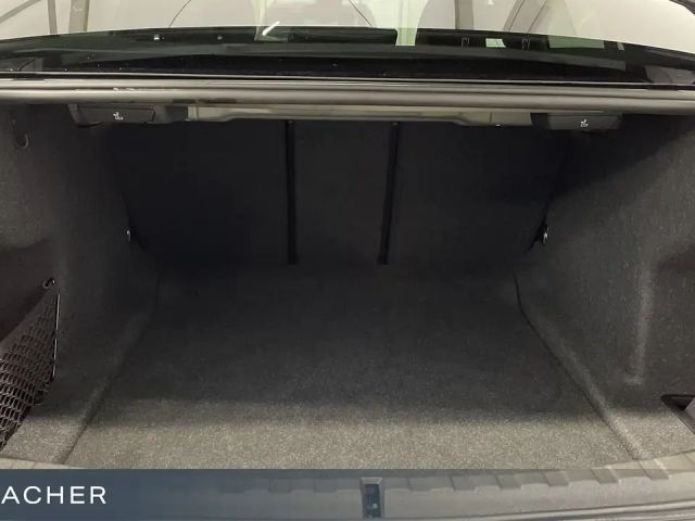 BMW 320 320i M-Sport Sedan xDrive