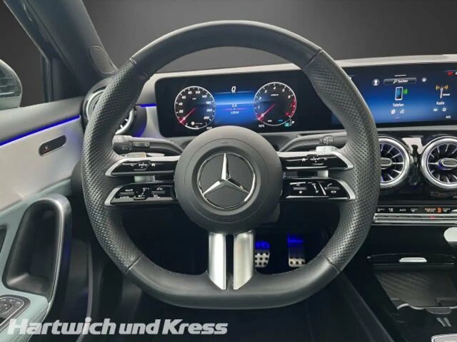 Mercedes-Benz A 220 4MATIC AMG Line