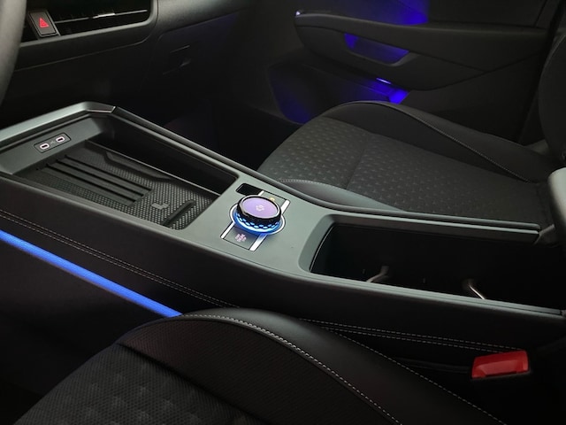 Volkswagen T-Roc 1.5 eTSI DSG R-Line