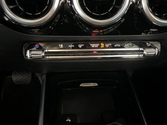 Mercedes-Benz B 200 Progressive Sedan