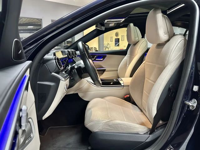 Mercedes-Benz C 200 Sedan