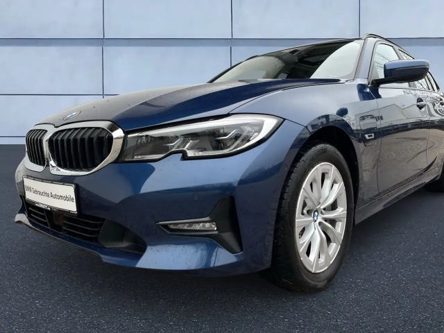 BMW 330 330e Touring xDrive