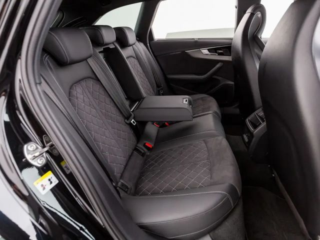 Audi RS4 tiptr. 360°K NAVI VIRTUAL SITZHZG DAB