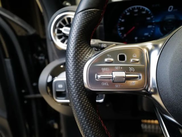 Mercedes-Benz A 250 4MATIC AMG Line