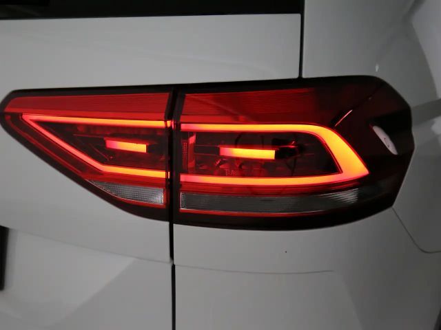 Volkswagen Touran 1.5 TSI DSG R-Line