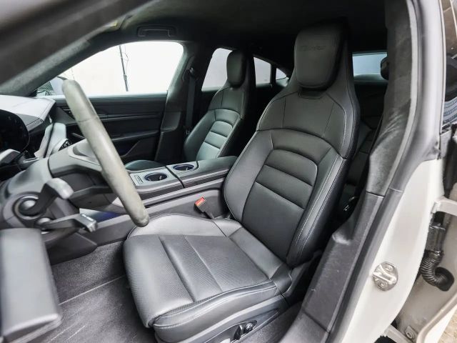 Porsche Taycan Turbo