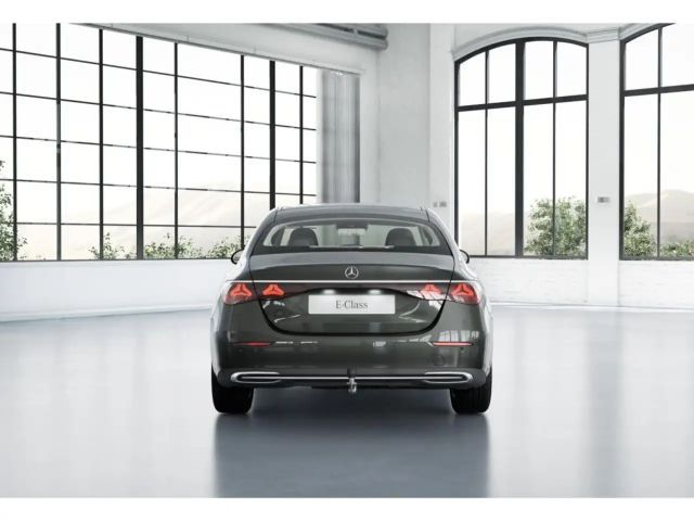 Mercedes-Benz E 200 AVANTGARDE Sedan
