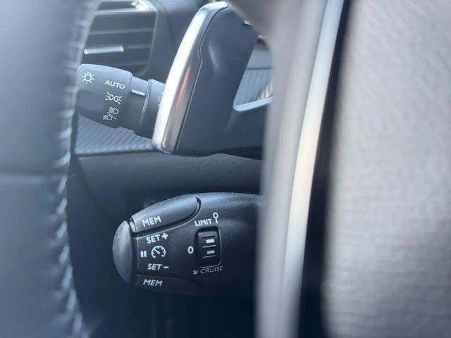 Peugeot 2008 Allure130+Kamera-MirrorScreen-Spurassistent+