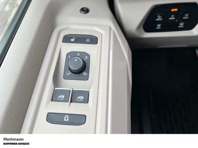 Volkswagen Multivan 2.0 TDI DSG Style T7