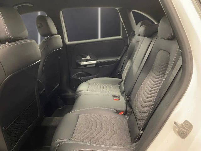 Mercedes-Benz B 200 Progressive Sedan