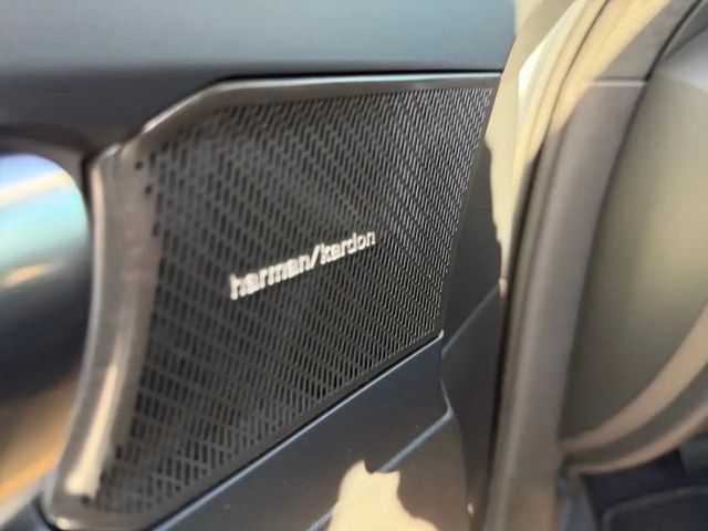 Volvo XC40 Dark Plus