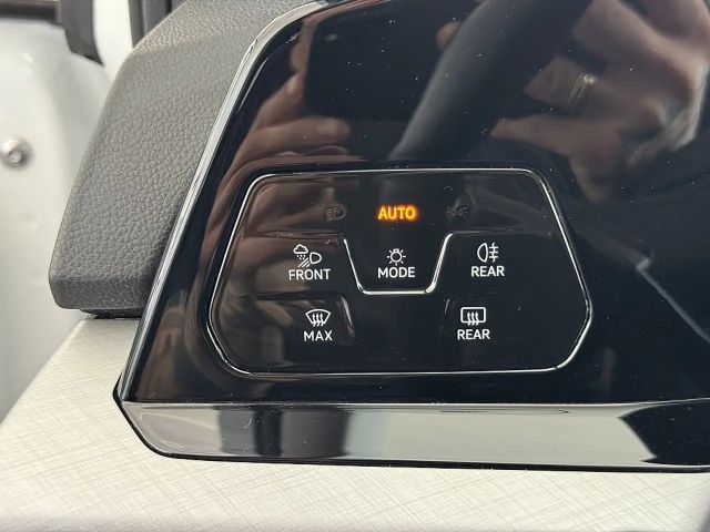 Volkswagen Golf DSG Life Variant