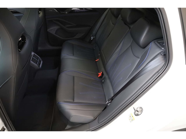 Volkswagen Passat 1.5 eTSI R-Line