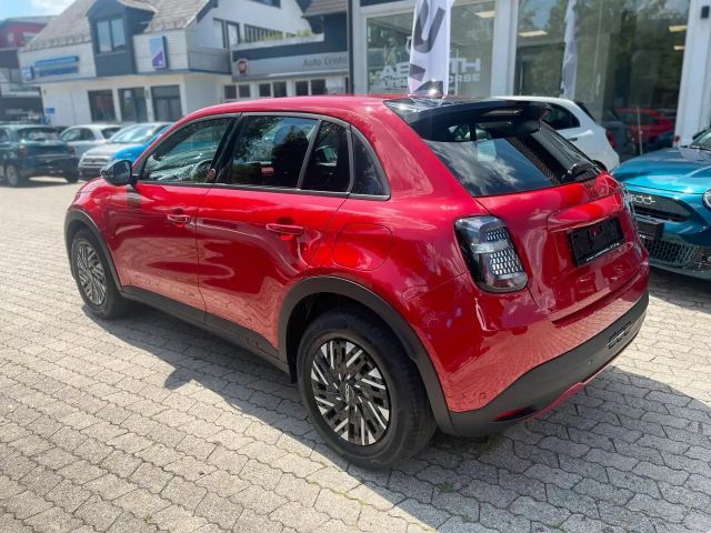 Fiat 600e (RED) Klima LED Sondermodell