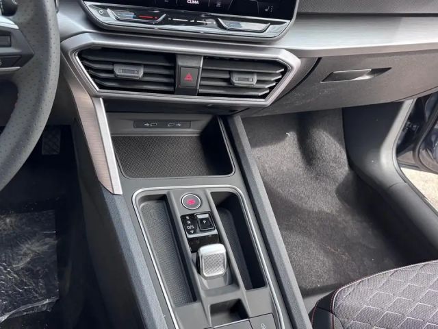 Seat Leon 1.5 eTSI DSG FR-lijn Sportstourer