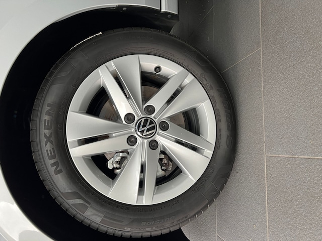 Volkswagen Golf Life Variant