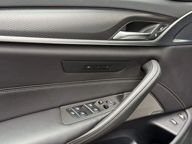 BMW 545 545e Sedan xDrive