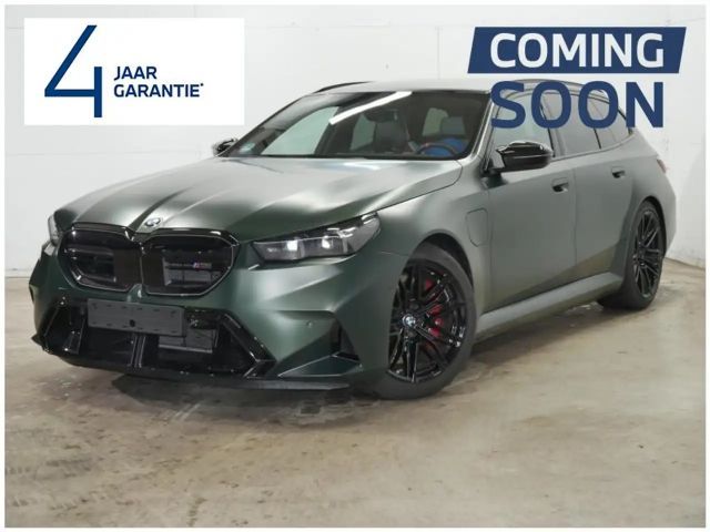 BMW M5 FROZEN DEEP GREEN - UNIEK - 40 GRAM CO2