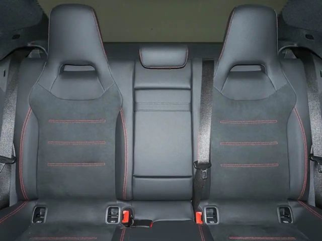 Mercedes-Benz CLA 200 AMG Line Coupé