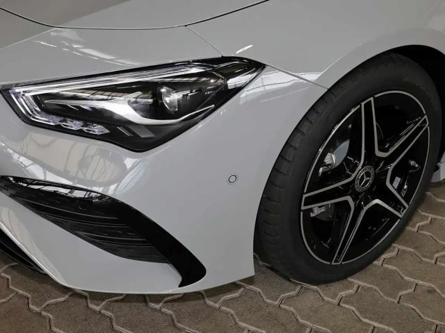 Mercedes-Benz CLA 180 AMG Line Coupé