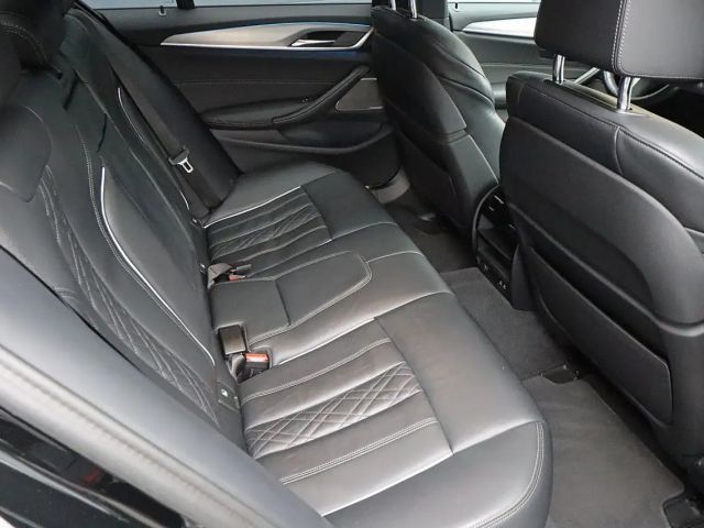 BMW 530 530e M-Sport Sedan xDrive