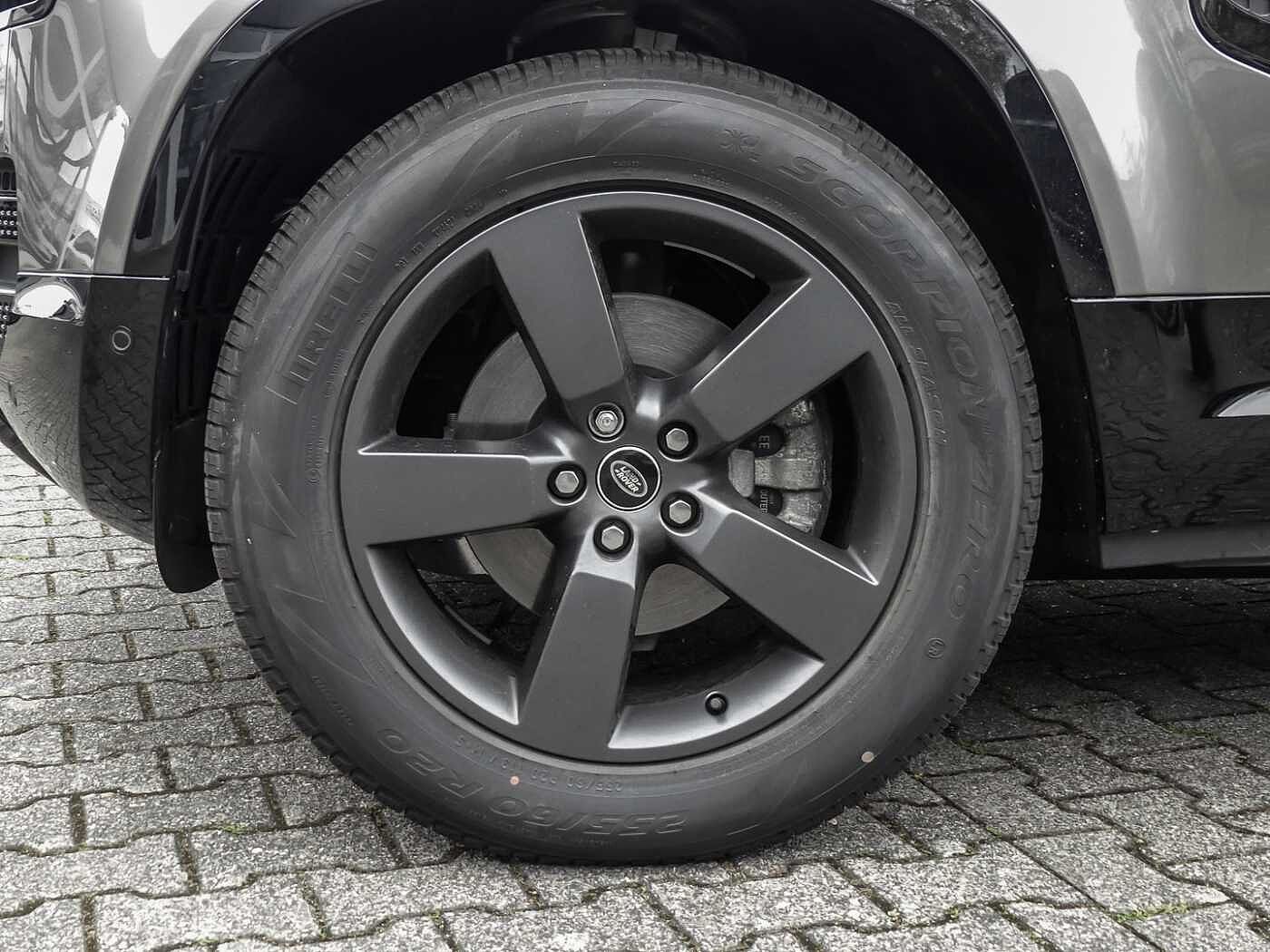 Land Rover Defender 110