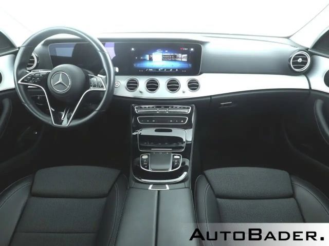 Mercedes-Benz E 220 AVANTGARDE E 220 d Estate