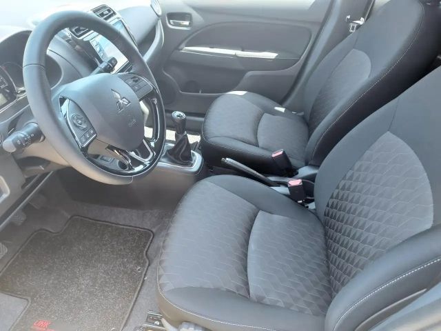 Mitsubishi Space Star Star