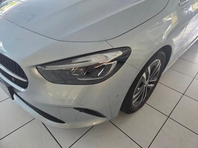 Mercedes-Benz B 200 Progressive Sedan