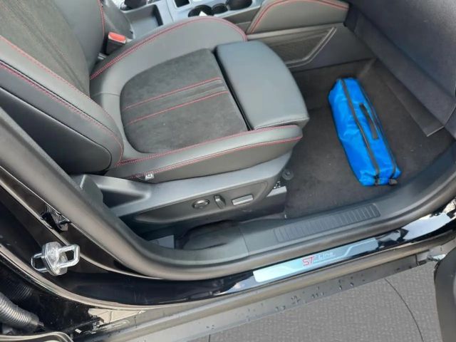 Ford Kuga ST Line X