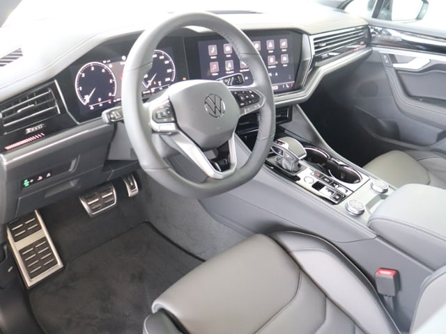 Volkswagen Touareg 3.0 l V6 TDI *Automatik*Allrad*AHK*NAVI*Standheiz*EPH*SIH*Leder*