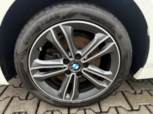 BMW 118 118i Sedan Sport Line