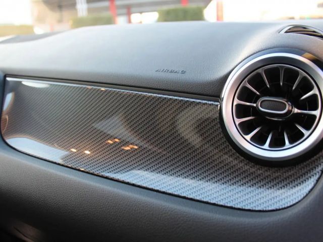 Mercedes-Benz GLA 250 4MATIC AMG Line