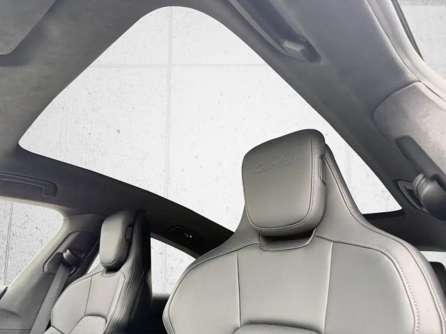 Porsche Taycan Turbo