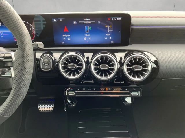 Mercedes-Benz CLA 200 CLA