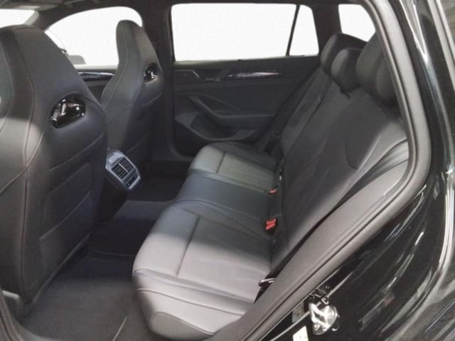 Volkswagen Passat 2.0 TSI R-Line Variant