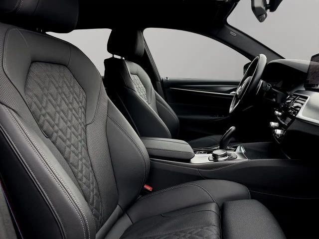 BMW 540 540d M-Sport Touring xDrive