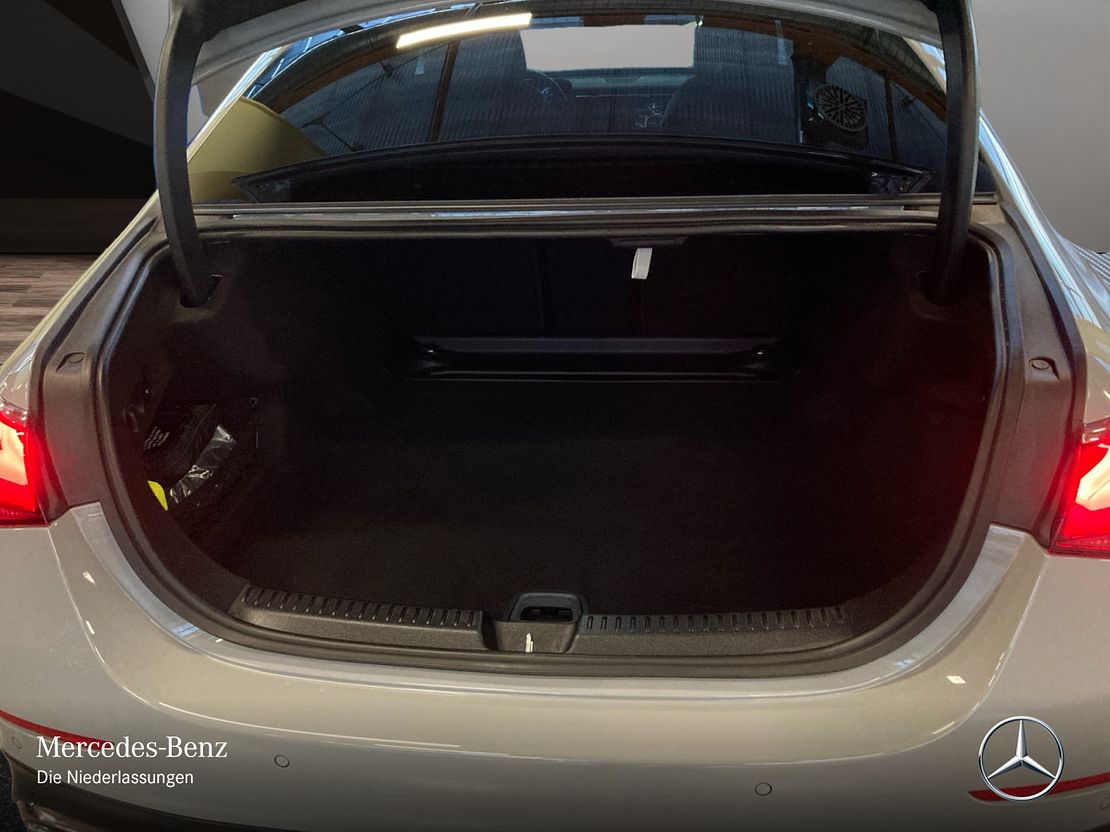 Mercedes-Benz E 200 AMG Line Sedan