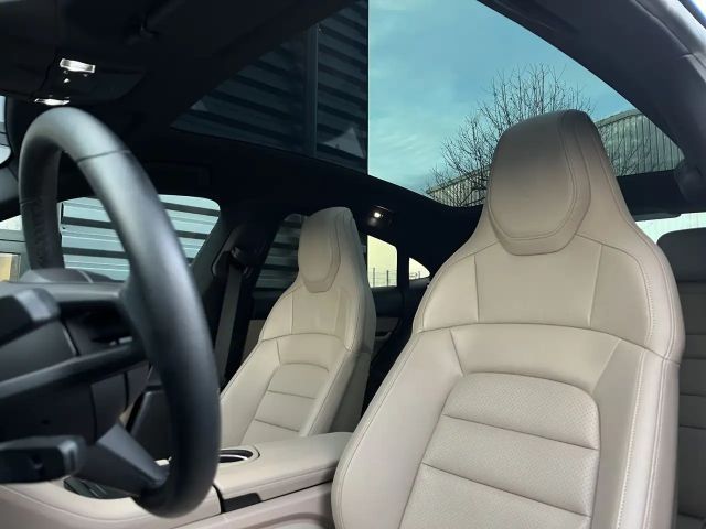 Porsche Taycan Servo+,Privacy,Head-Up,PDLS+