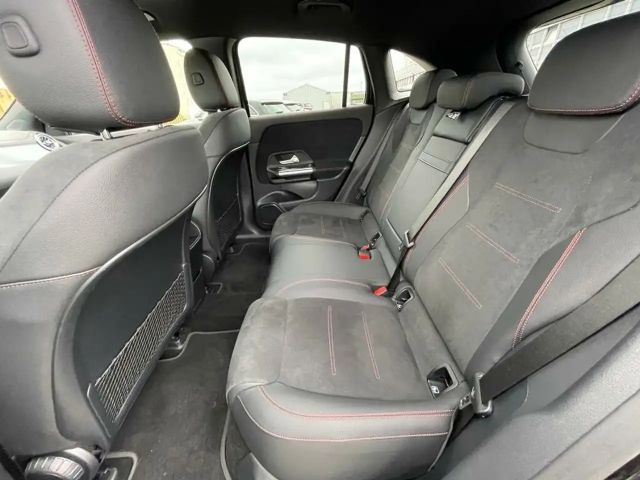 Mercedes-Benz EQA 300 4MATIC AMG Line