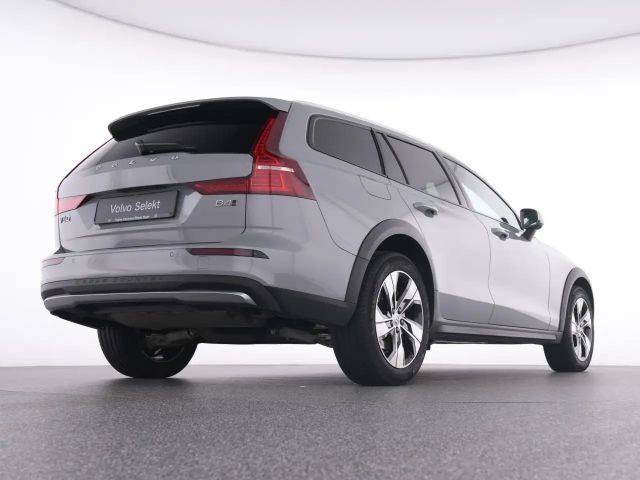 Volvo V60 Cross Country AWD Plus