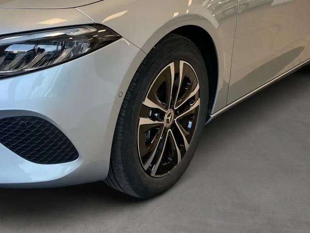 Mercedes-Benz A 200 Progressive