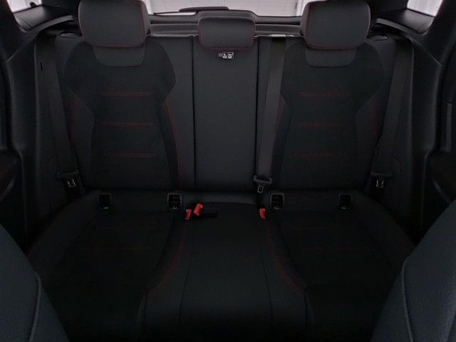 Mercedes-Benz GLA 200 AMG Line GLA 200 d