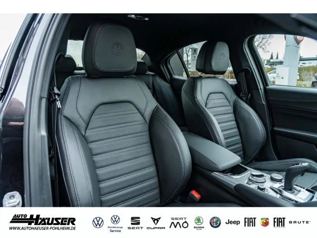 Alfa Romeo Giulia AT8 Q4 Turbo Veloce